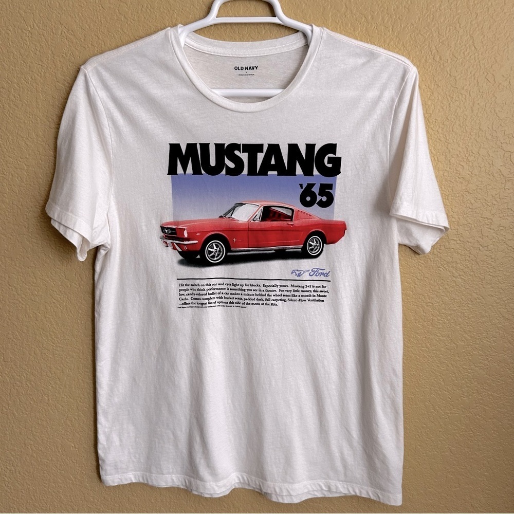 Old Navy Mustang '65 Crewneck Short Sleeve Tee